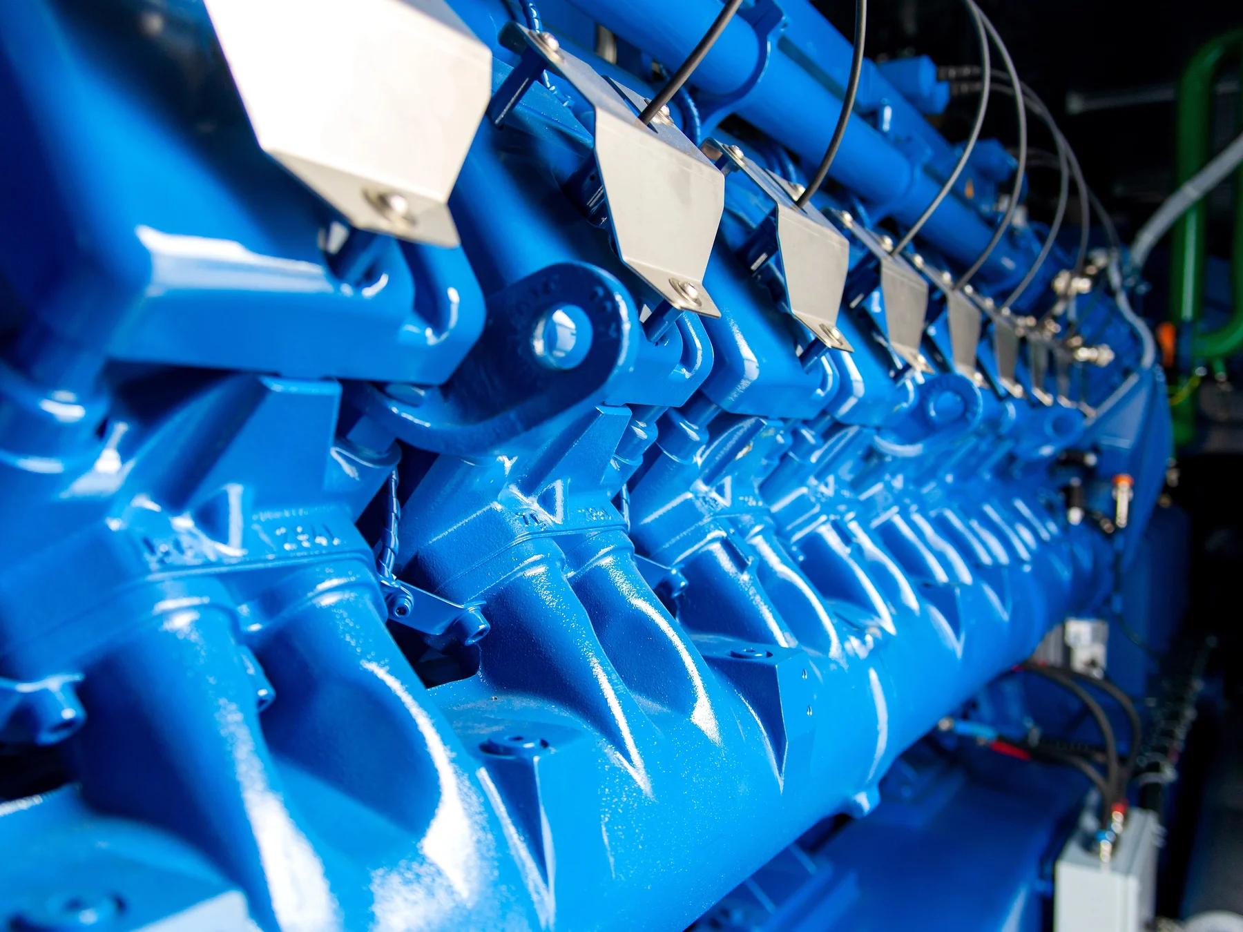 Motor und angeschlossene Technik einer Kraft-Wärme-Kopplungsanlage